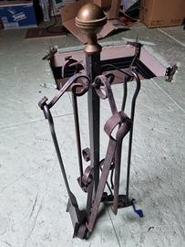 Porta utensili da camino