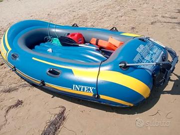 Gommone intex 300 con motore