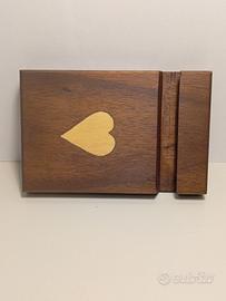 Porta telefono in legno artigianale con intarsio
