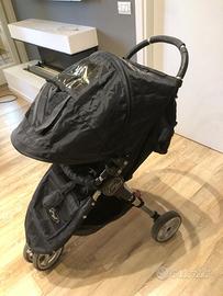 Passeggino a 3 ruote - “Baby Jogger”, “City Mini”