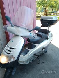 scooter piaggio hexagon 250 gt