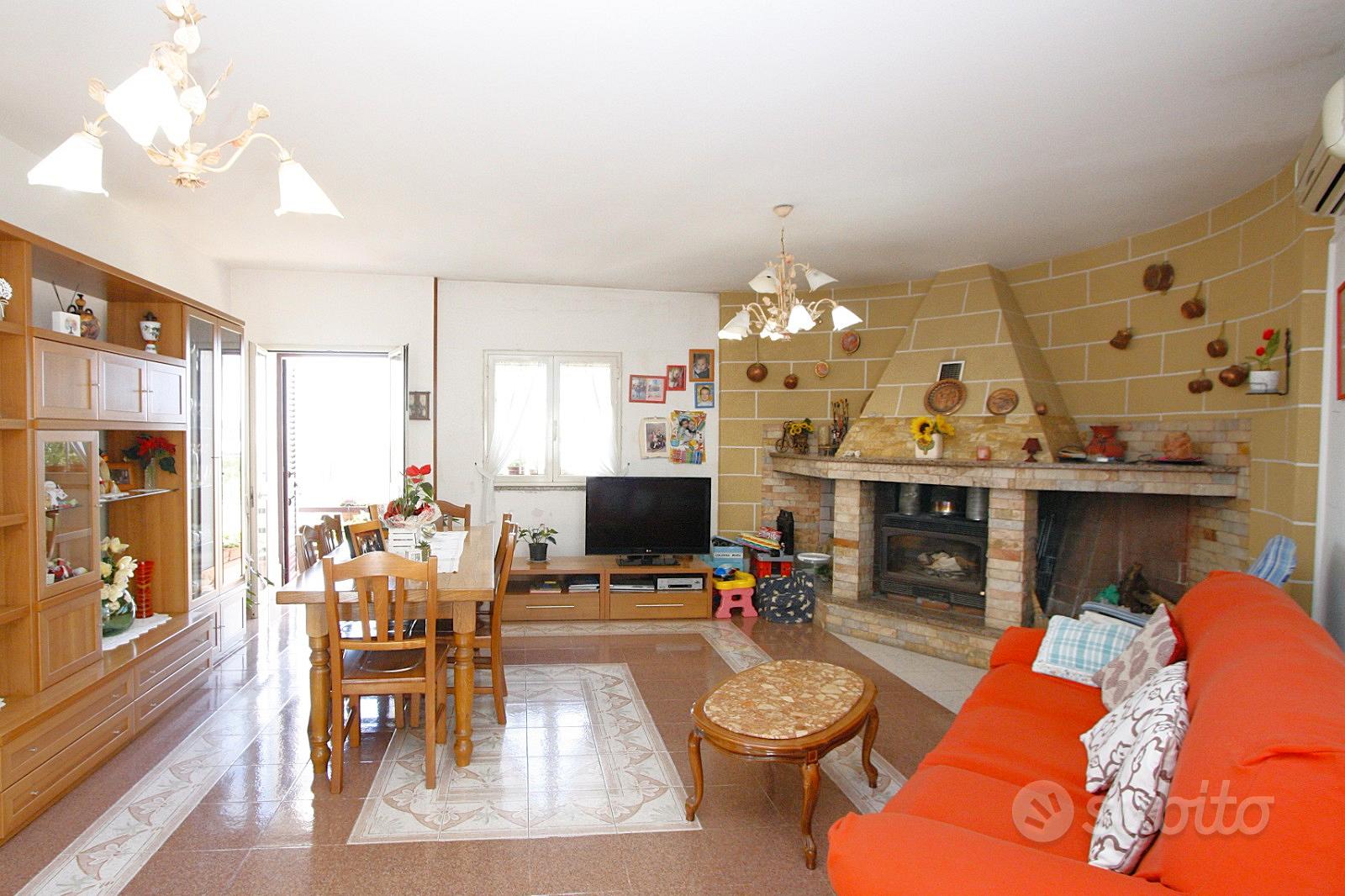 Prestigiosa villa ben rifinita con spazi esterni - Vista 4