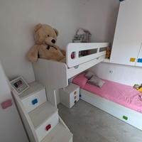 Cameretta a ponte con 3 letti