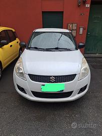 Suzuki swift bianco metallizzato