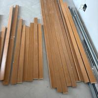 BATTI SCOPA LEGNO NOCE