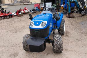 trattore usato New Holland boomer 25