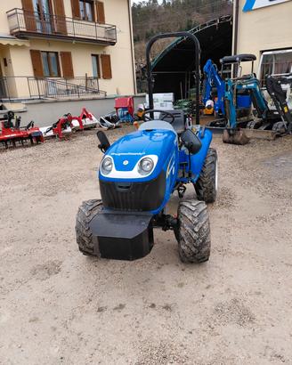 trattore usato New Holland boomer 25