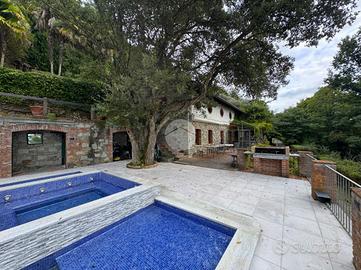 VILLA SINGOLA A BOLLENGO