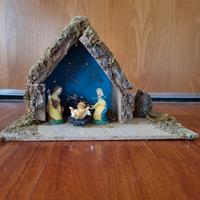Capanna con statue presepe.