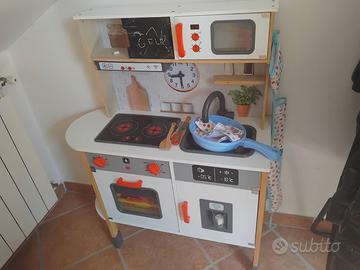 Cucina di legno