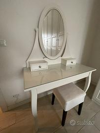 Toeletta con Specchio HEMNES  Ikea