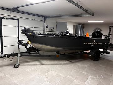 PREDATOR BOAT BASS BOAT Silver bullet