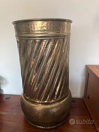 Portaombrelli in rame