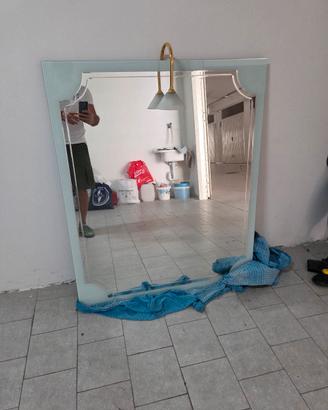 specchio bagno con faretto