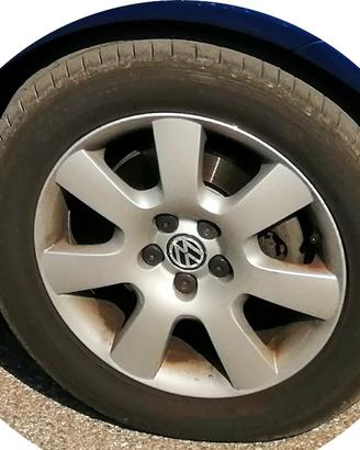 4 cerchioni con pneumatici da 16 per New Beetle