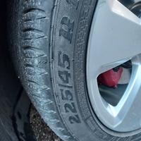 Gomme estive 225/45/17. 