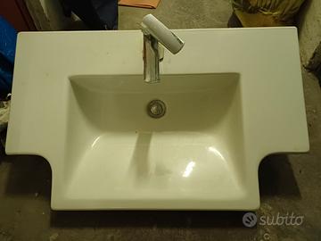 Mobile bagno in sospensione
