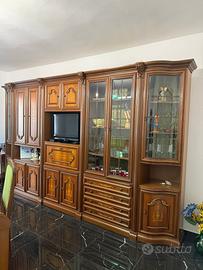 Soggiorno completo in stile classico