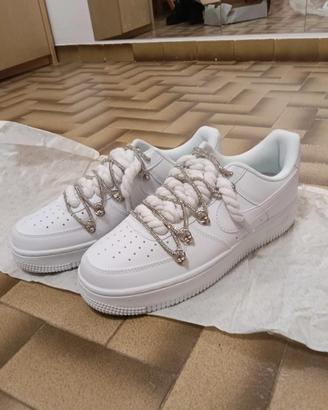 Air force bianche con lacci brillantinati 