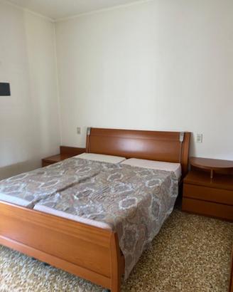 Letto matrimoniale alzabile con teleomando