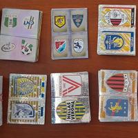 figurine Calciatori Panini lotto di 1100 scudetti 