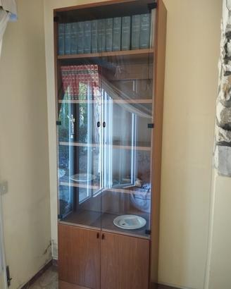 libreria di legno 