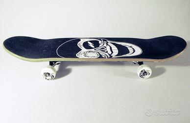 Skateboard Gambler black hole