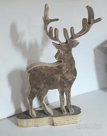 cervo intagliato in legno