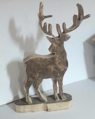 cervo intagliato in legno