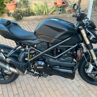 Ducati Streetfighter 848 Dark stealth 8300km
