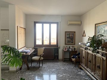 FIRENZE NOVOLI Appartamento al piano alto