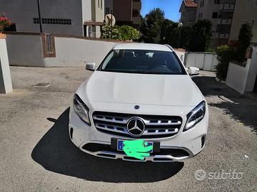 MERCEDES GLA 180D AUTOMATIC SPORT