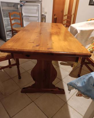 Tavolo da pranzo in legno massello stile fratino
