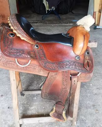 Sella Western più accessori e finimenti
