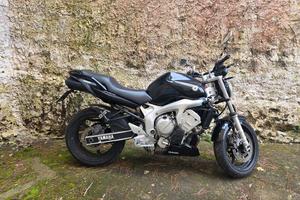 NAKED YAMAHA FZ6 
