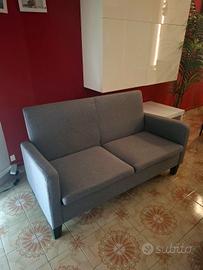 Divano 2 posti grigio – 138 cm