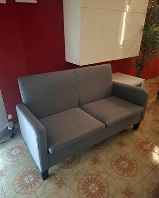 Divano 2 posti grigio – 138 cm