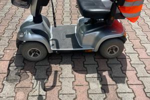 Scooter elettrico per invalidi