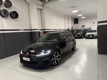 Volkswagen Golf GTI Performance honeycomb dynaudio