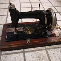 Vecchie macchine da cucire da collezione