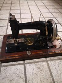 Vecchie macchine da cucire da collezione