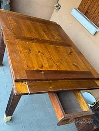 TAVOLO IN LEGNO