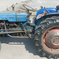 Trattore ford dexta 957