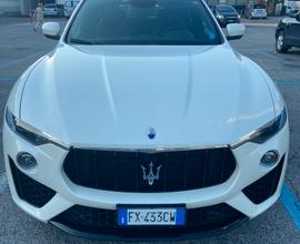 Maserati Levante gransport 3.0 V6 250 cv