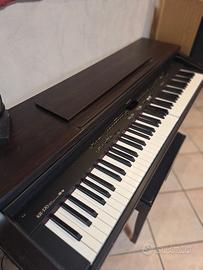 Piano Digitale Roland KR 370  con piccolo difetto