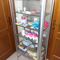 Armadio vetrina per farmaci / medicinali