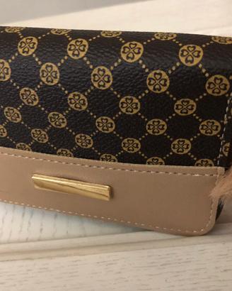 Portafoglio colore beige e marrone