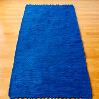 Tappeto blu intenso moderno con frange