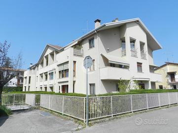 4 LOCALI A PESCHIERA DEL GARDA