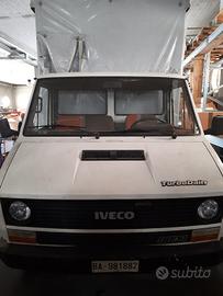 Autocarro Camion Furgone Veicolo Iveco Daily 